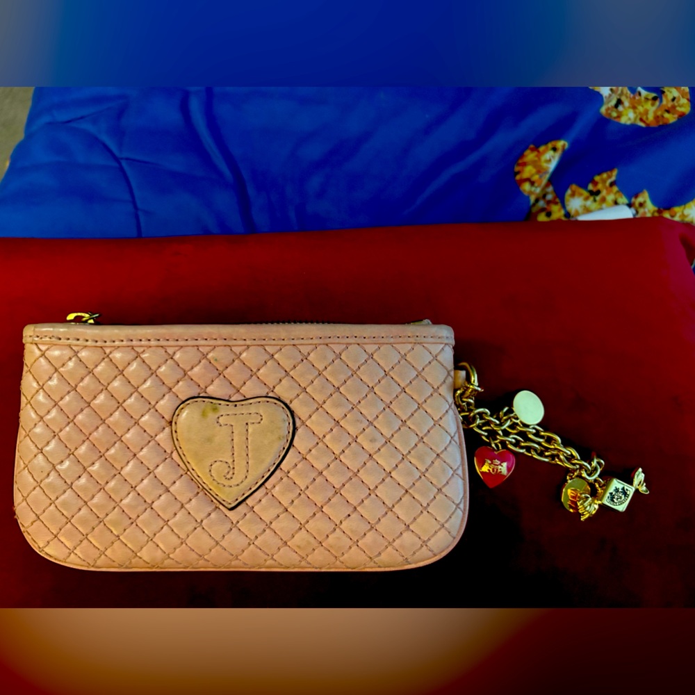 Juicy wristlet with charms